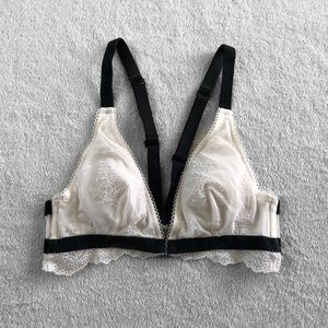 Victoria’s Secret lace front close bralette
